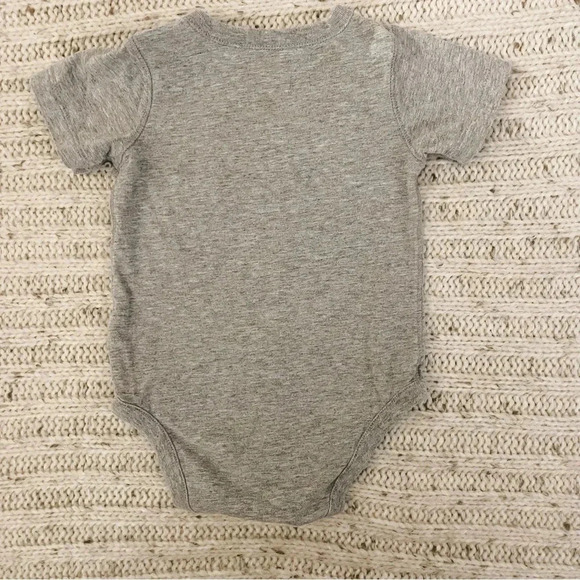 GAP 12-18 months gray and green short sleeve onesie​ - Picture 2 of 3